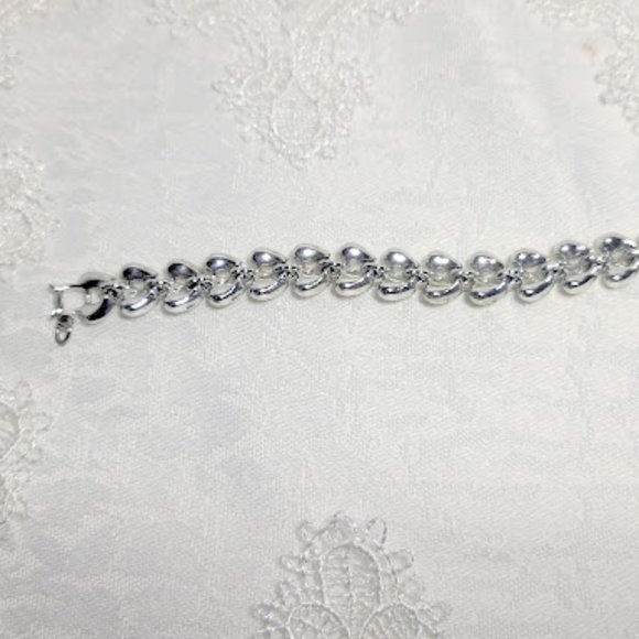 VINTAGE SILVER PLATED THREE TEARDROP SHAPED BRACELET 7.5" WITH SAFETY CHAIN - Picture 5 of 6